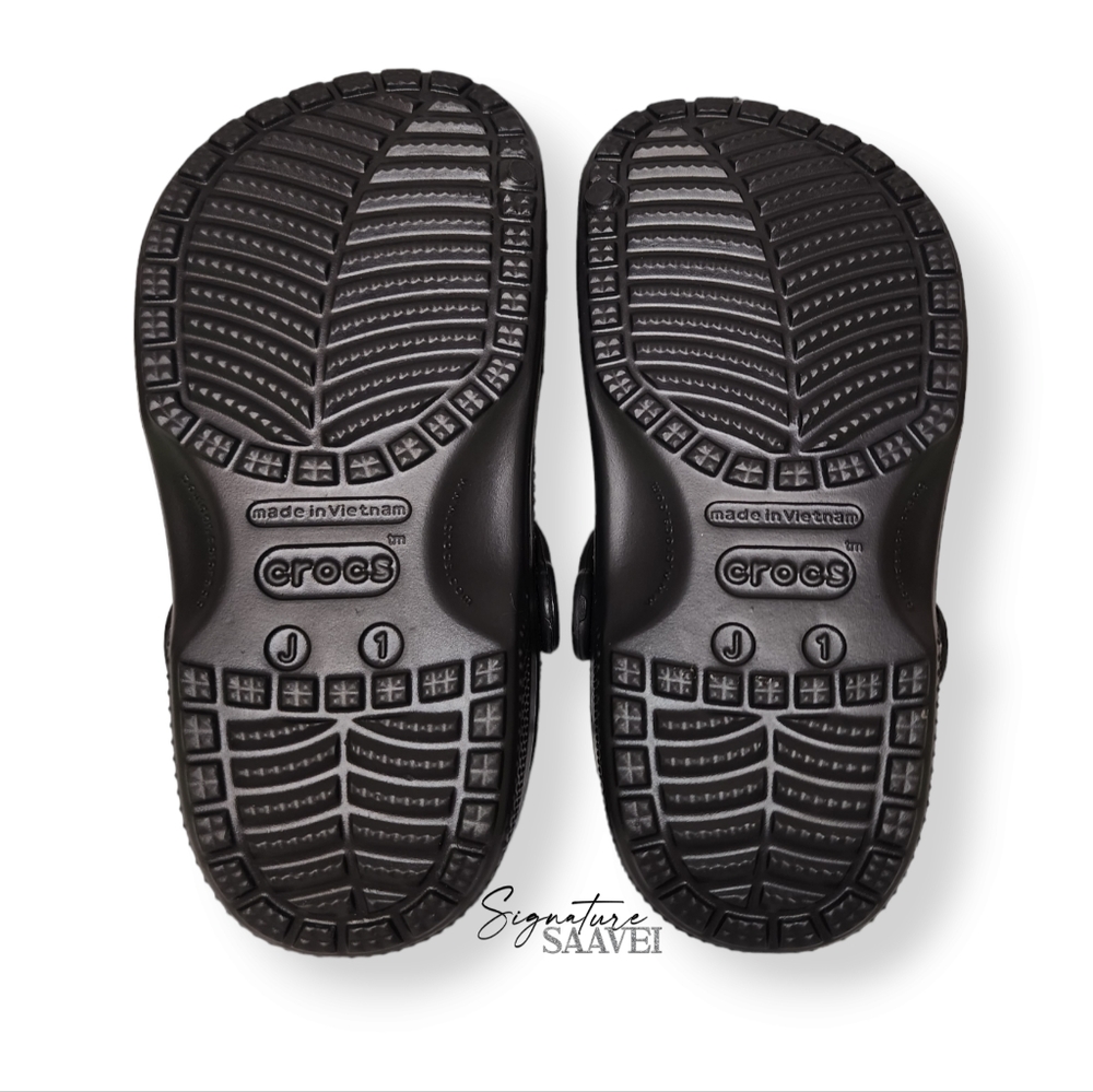 BRAND NEW Signature 'RoseGold' Crocs (Junior Size J1) - Picture 4 of 4
